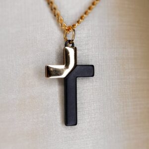 Cruz Dourada com Preto